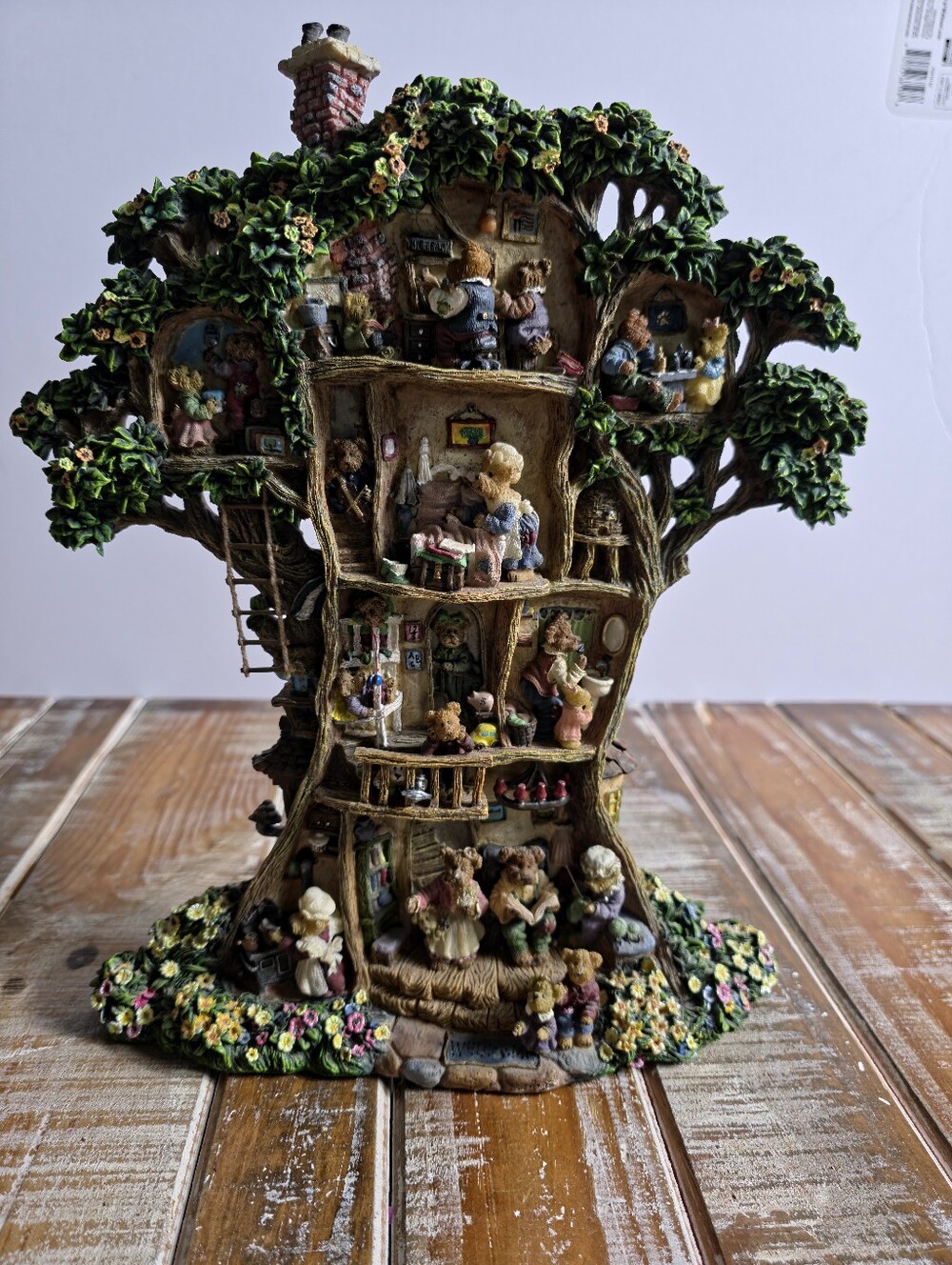 Boyds Bears Treehouse Hand-Painted Ceramic Treehouse Figurine in Green and Brown